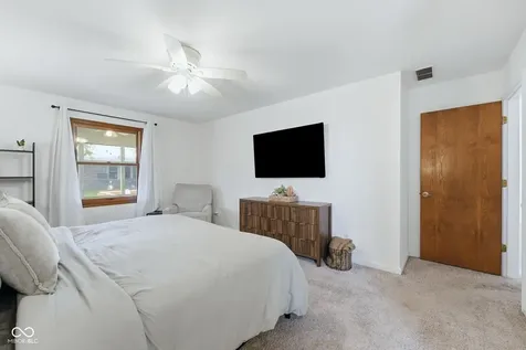 1106 Acadia Court Indianapolis IN 46217