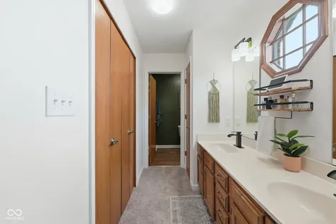 1106 Acadia Court Indianapolis IN 46217