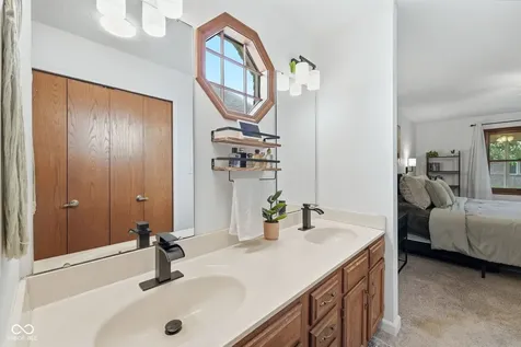 1106 Acadia Court Indianapolis IN 46217