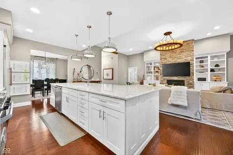 1714 Deer Creek Way Columbus IN 47201
