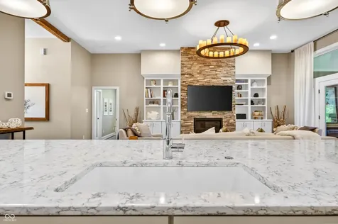 1714 Deer Creek Way Columbus IN 47201