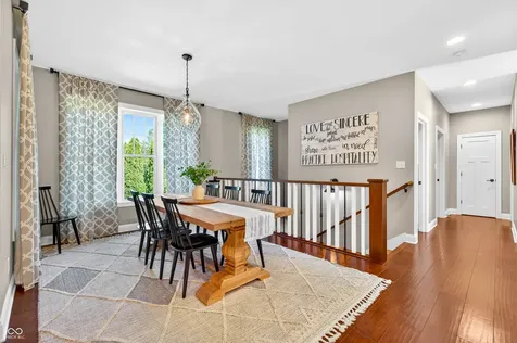 1714 Deer Creek Way Columbus IN 47201