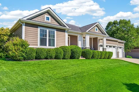 1714 Deer Creek Way Columbus IN 47201