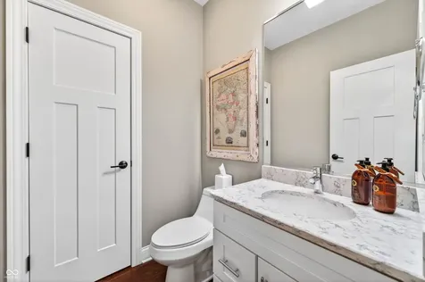 1714 Deer Creek Way Columbus IN 47201