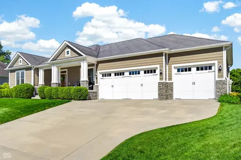 1714 Deer Creek Way Columbus IN 47201