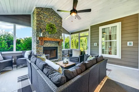 1714 Deer Creek Way Columbus IN 47201