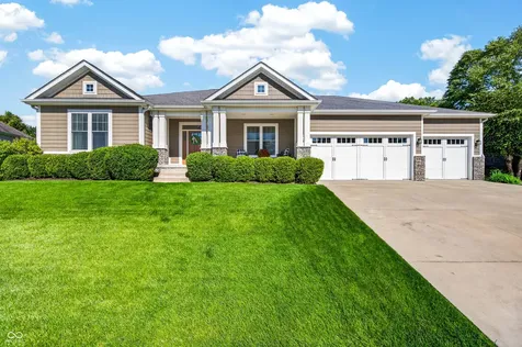 1714 Deer Creek Way Columbus IN 47201