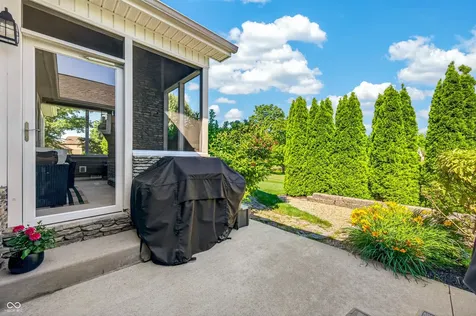 1714 Deer Creek Way Columbus IN 47201