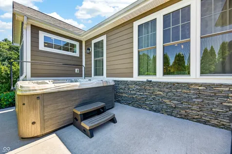1714 Deer Creek Way Columbus IN 47201