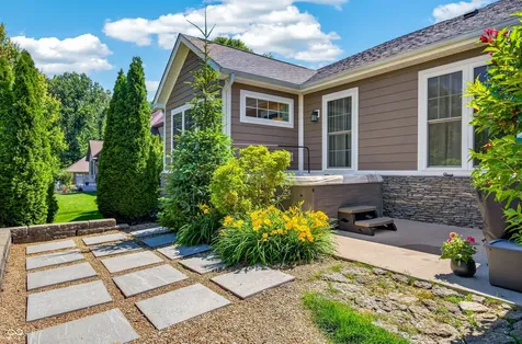1714 Deer Creek Way Columbus IN 47201