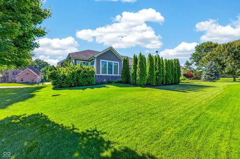 1714 Deer Creek Way Columbus IN 47201