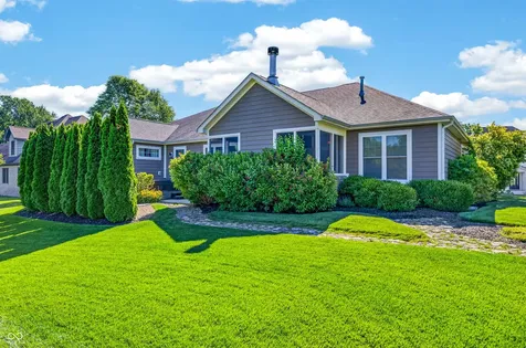 1714 Deer Creek Way Columbus IN 47201