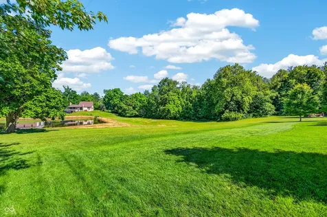 1714 Deer Creek Way Columbus IN 47201