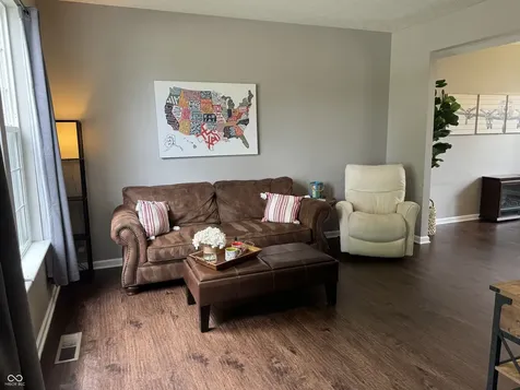 5122 N Millwright Court Indianapolis IN 46254