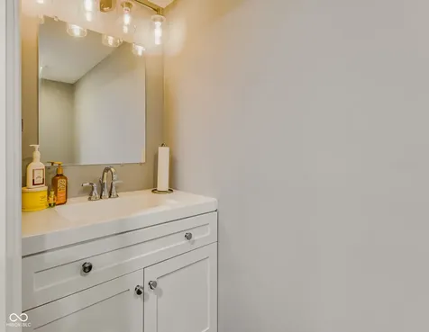 2090 Thriving Drive Columbus IN 47201