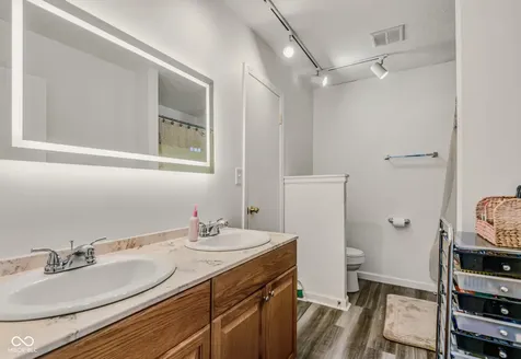 2090 Thriving Drive Columbus IN 47201