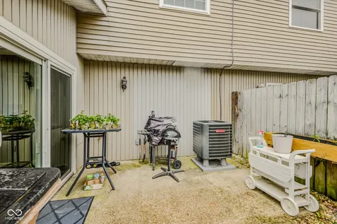 2090 Thriving Drive Columbus IN 47201