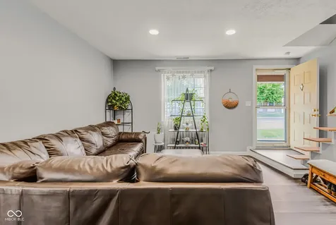 2090 Thriving Drive Columbus IN 47201