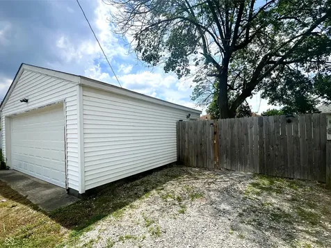 63 N 15th Avenue Beech Grove IN 46107