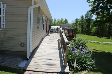 13517 N County Road 275 W Roachdale IN 46172