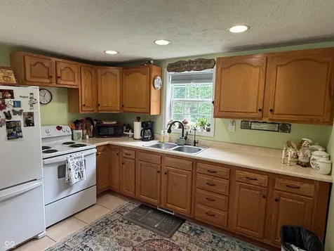 13517 N County Road 275 W Roachdale IN 46172