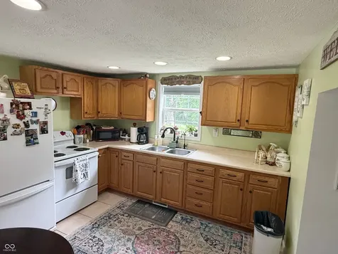 13517 N County Road 275 W Roachdale IN 46172
