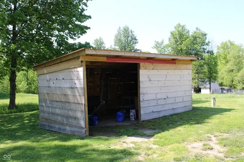 13517 N County Road 275 W Roachdale IN 46172