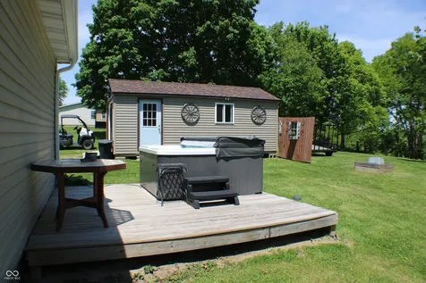 13517 N County Road 275 W Roachdale IN 46172