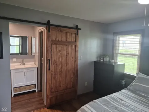 5494 N 300 E Whiteland IN 46184