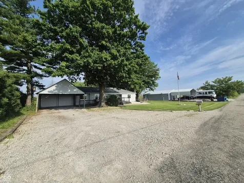 5494 N 300 E Whiteland IN 46184