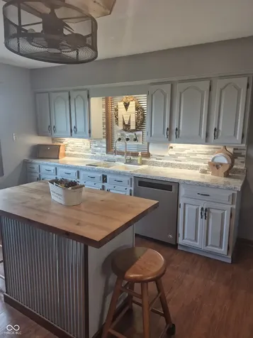5494 N 300 E Whiteland IN 46184