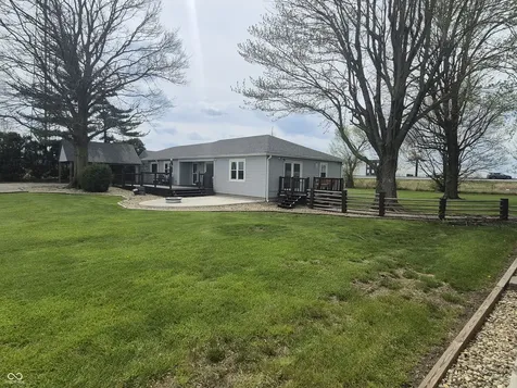 5494 N 300 E Whiteland IN 46184