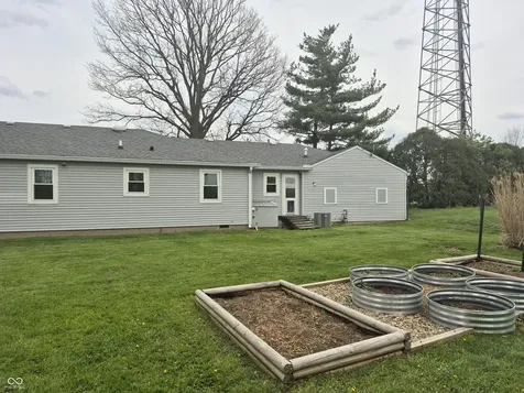 5494 N 300 E Whiteland IN 46184