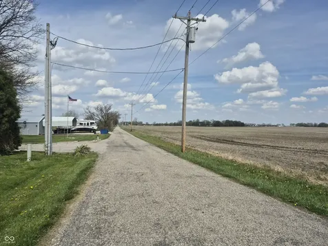 5494 N 300 E Whiteland IN 46184