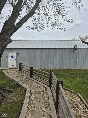 5494 N 300 E Whiteland IN 46184