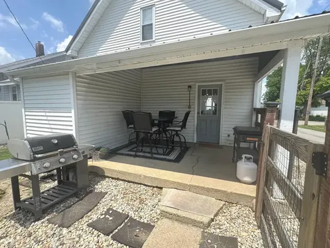 819 W 9th Street Rushville IN 46173