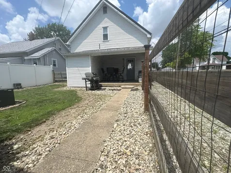 819 W 9th Street Rushville IN 46173