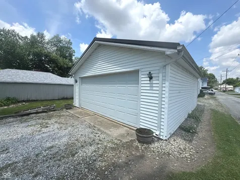 819 W 9th Street Rushville IN 46173