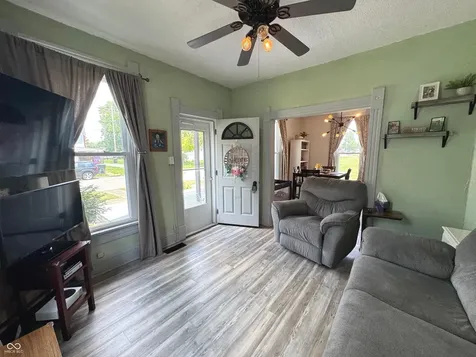 819 W 9th Street Rushville IN 46173