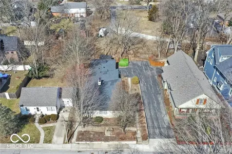 760 W Pine Street Zionsville IN 46077