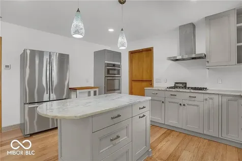 760 W Pine Street Zionsville IN 46077