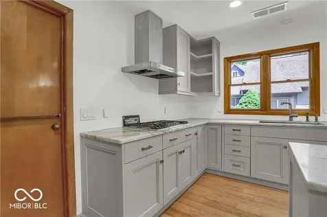 760 W Pine Street Zionsville IN 46077