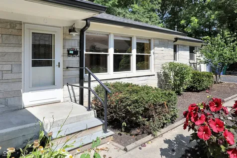 760 W Pine Street Zionsville IN 46077