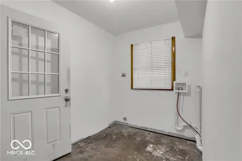 760 W Pine Street Zionsville IN 46077
