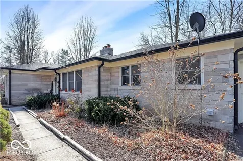 760 W Pine Street Zionsville IN 46077