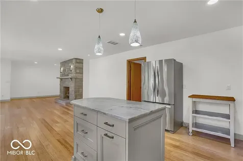 760 W Pine Street Zionsville IN 46077