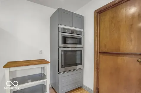 760 W Pine Street Zionsville IN 46077