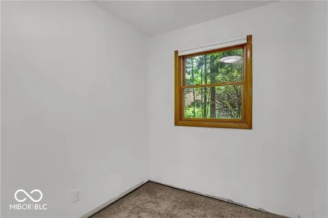 760 W Pine Street Zionsville IN 46077