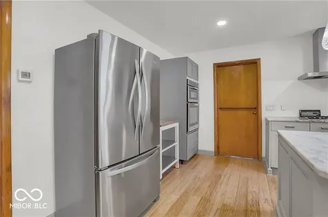 760 W Pine Street Zionsville IN 46077