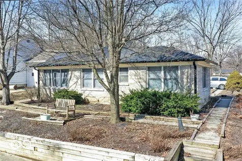 760 W Pine Street Zionsville IN 46077